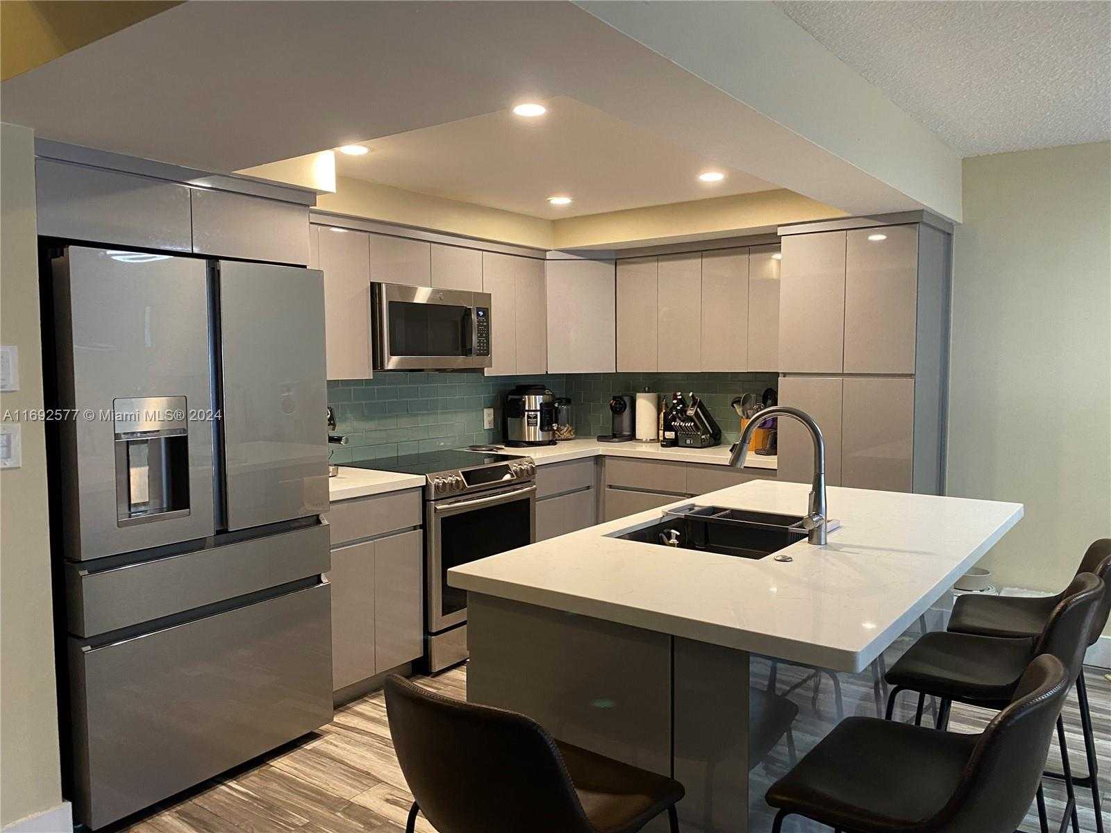 Small Image of 13380 SOUTH WEST 91ST TER #E, Miami Number 8