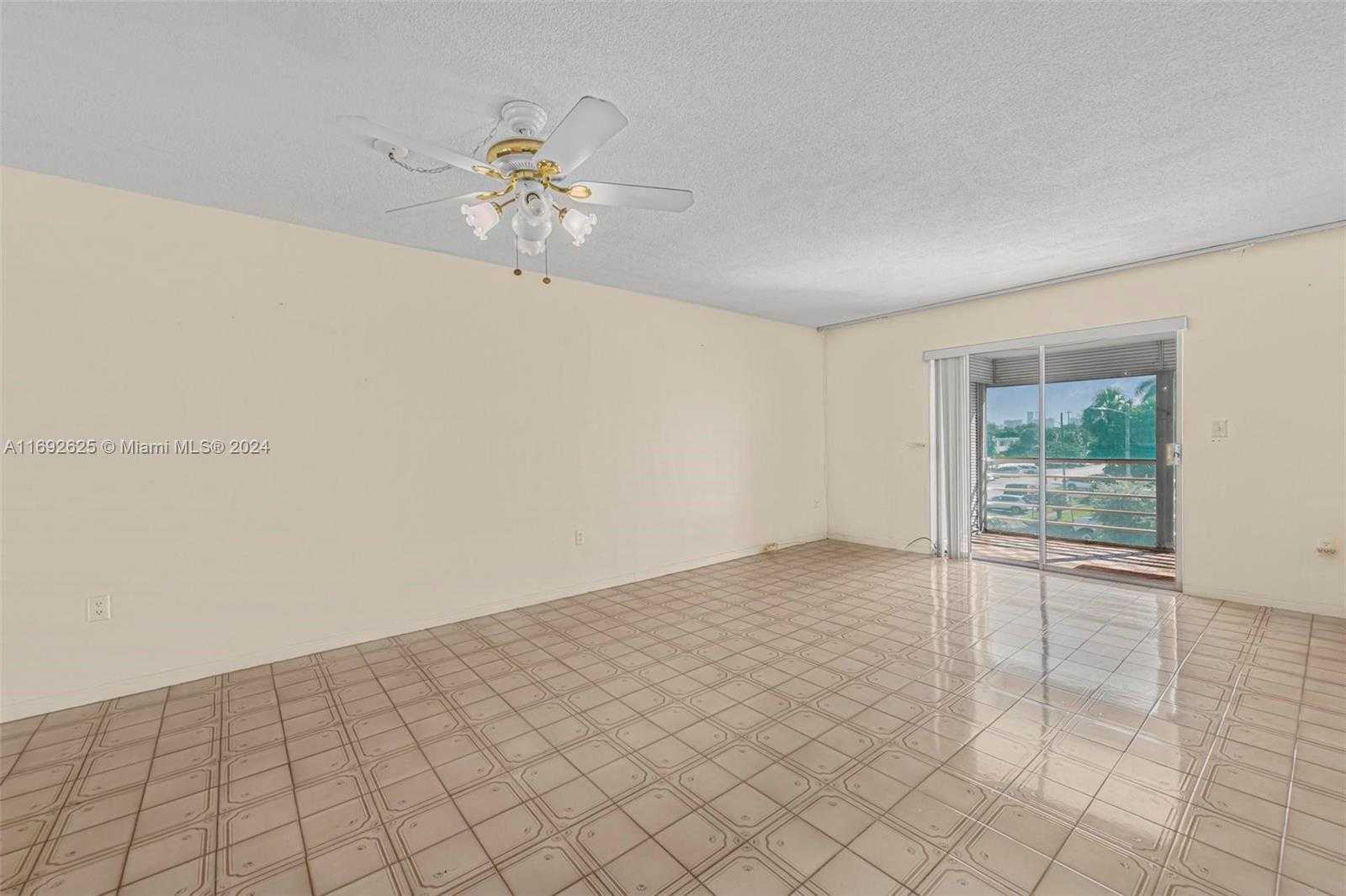 Small Image of 17000 NORTH EAST 14TH AVE #301, North Miami Beach Number 3