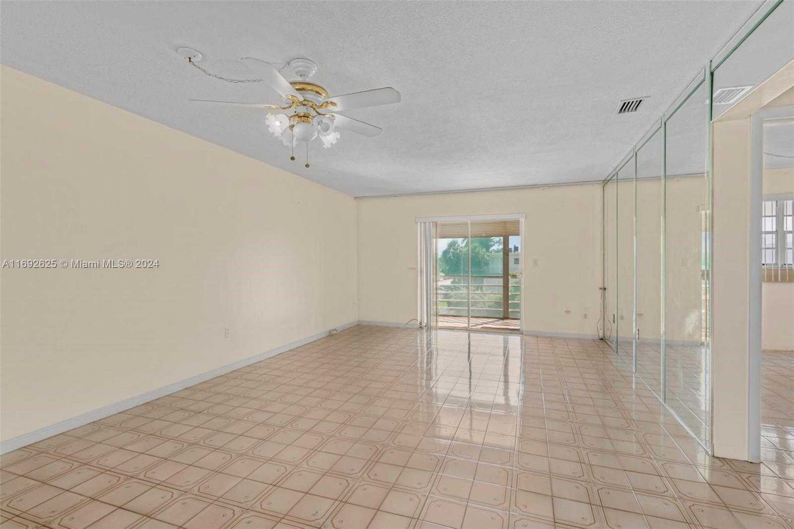 Small Image of 17000 NORTH EAST 14TH AVE #301, North Miami Beach Number 4