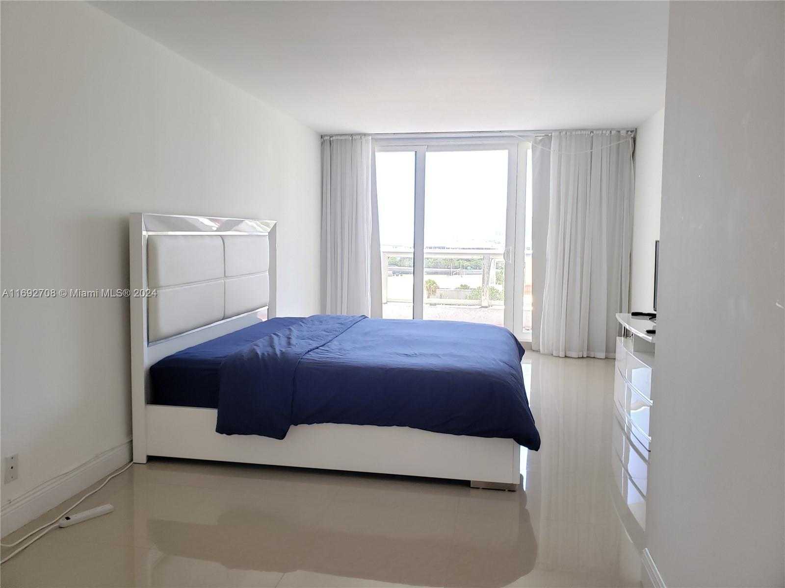 Small Image of 1717 NORTH BAYSHORE DR #A-1253, Miami Number 4