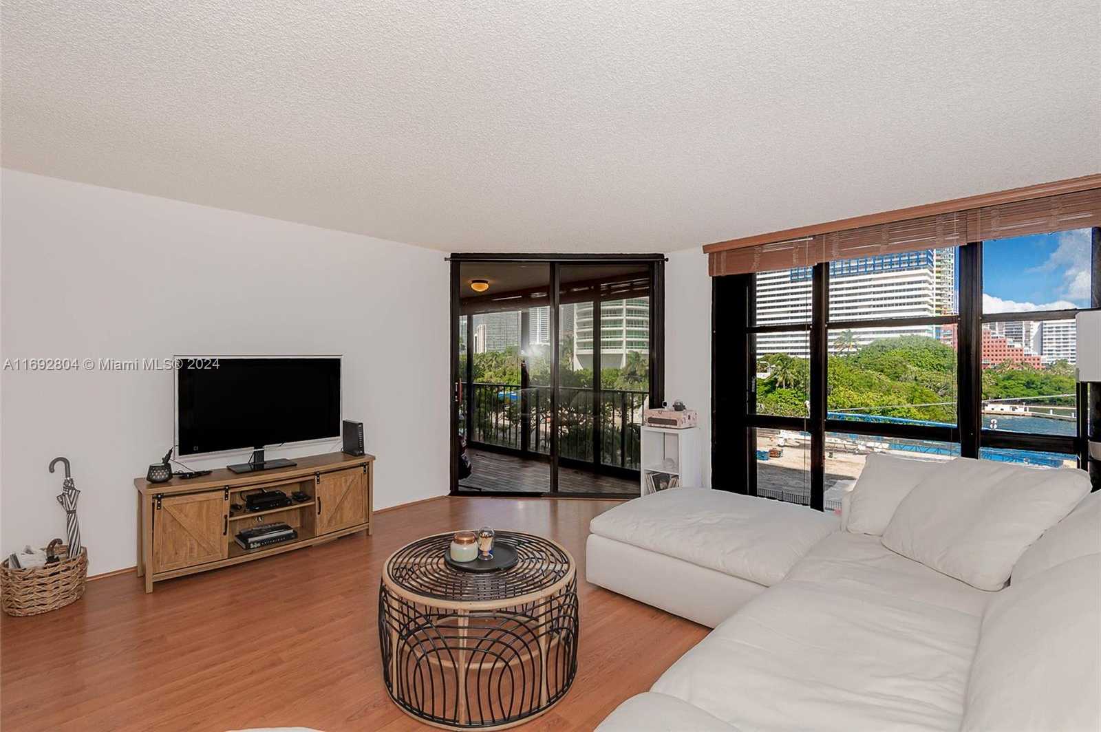 Small Image of 1865 BRICKELL AVE #A407, Miami Number 12
