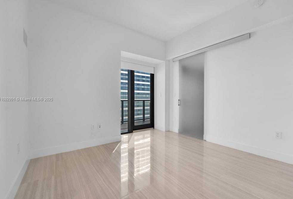 Small Image of 1451 BRICKELL AVE #2706, Miami Number 12