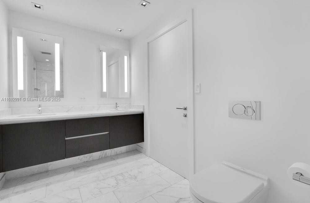 Small Image of 1451 BRICKELL AVE #2706, Miami Number 13