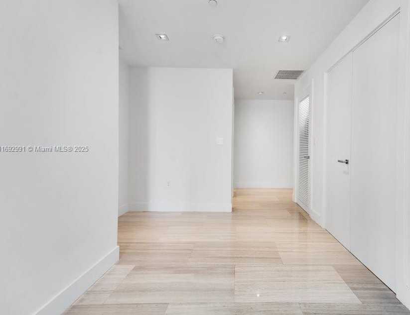 Small Image of 1451 BRICKELL AVE #2706, Miami Number 19