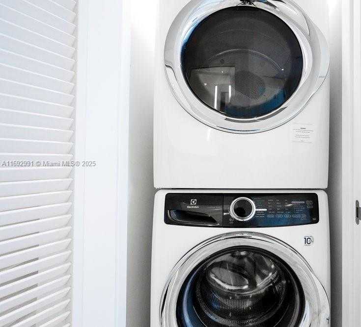 Small Image of 1451 BRICKELL AVE #2706, Miami Number 21