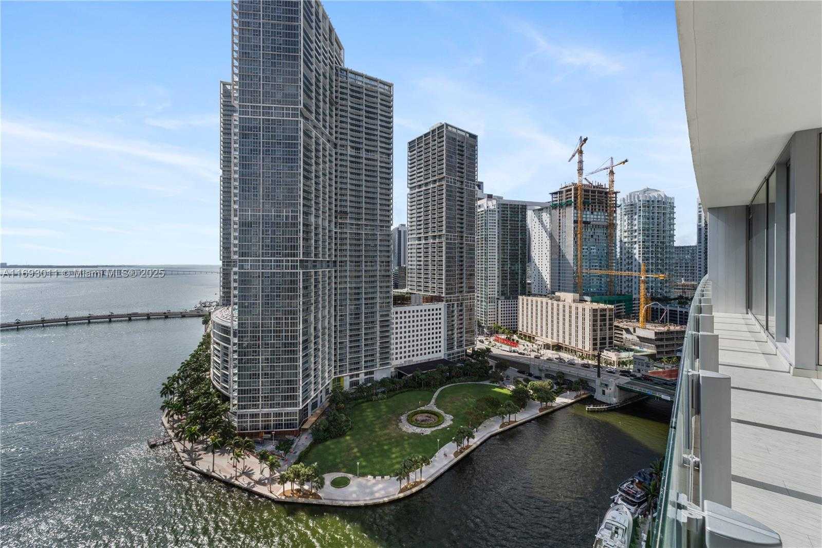 Small Image of 300 BISCAYNE BLVD WAY #2103, Miami Number 16