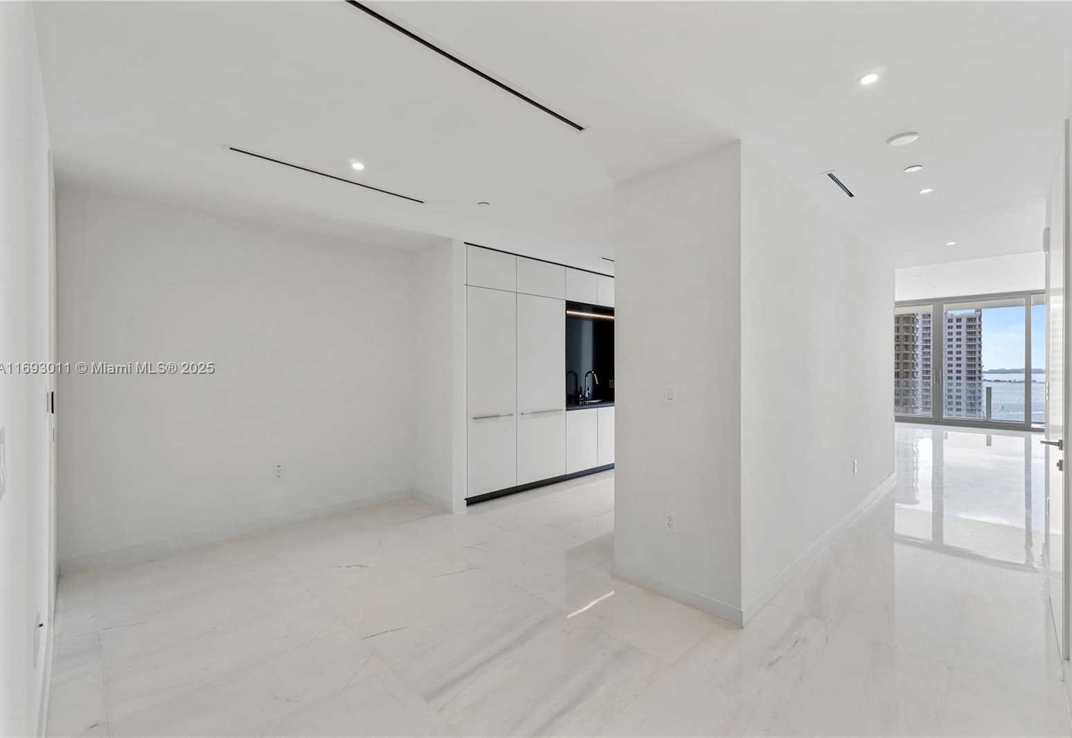 Small Image of 300 BISCAYNE BLVD WAY #2103, Miami Number 18