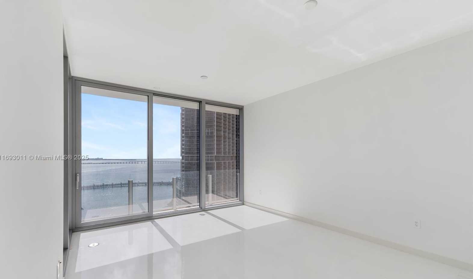 Small Image of 300 BISCAYNE BLVD WAY #2103, Miami Number 23