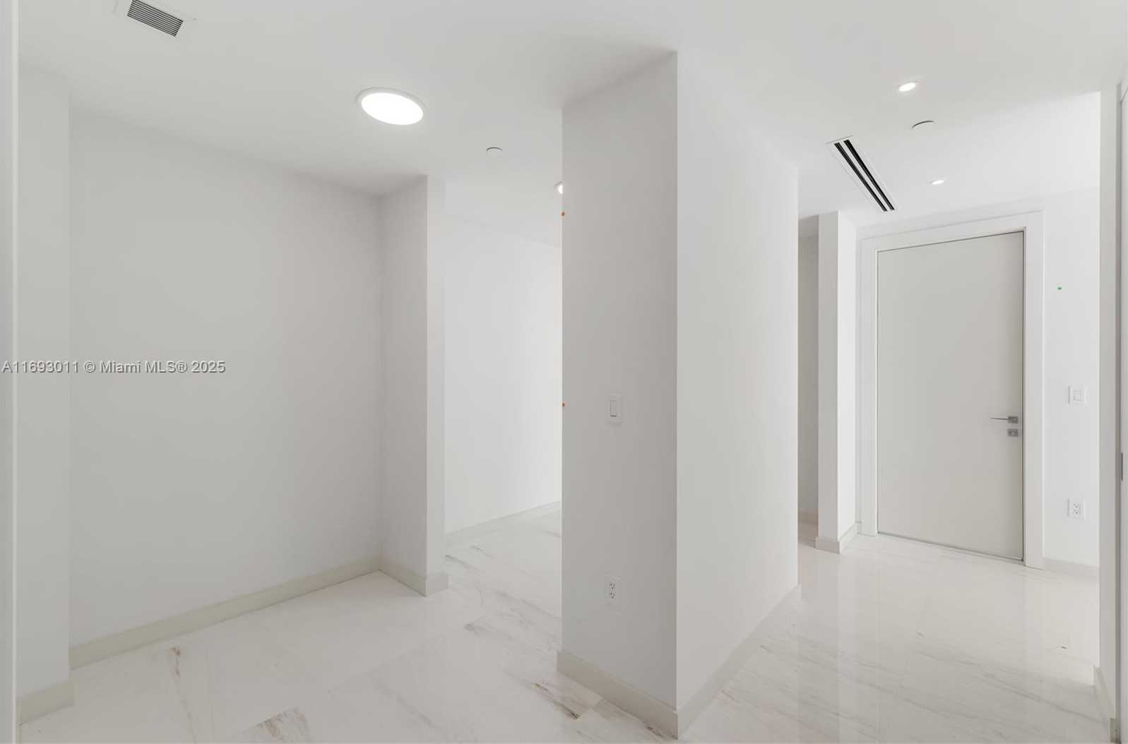 Small Image of 300 BISCAYNE BLVD WAY #2103, Miami Number 25