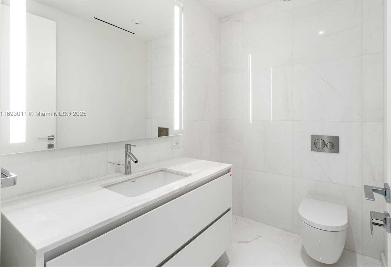 Small Image of 300 BISCAYNE BLVD WAY #2103, Miami Number 30