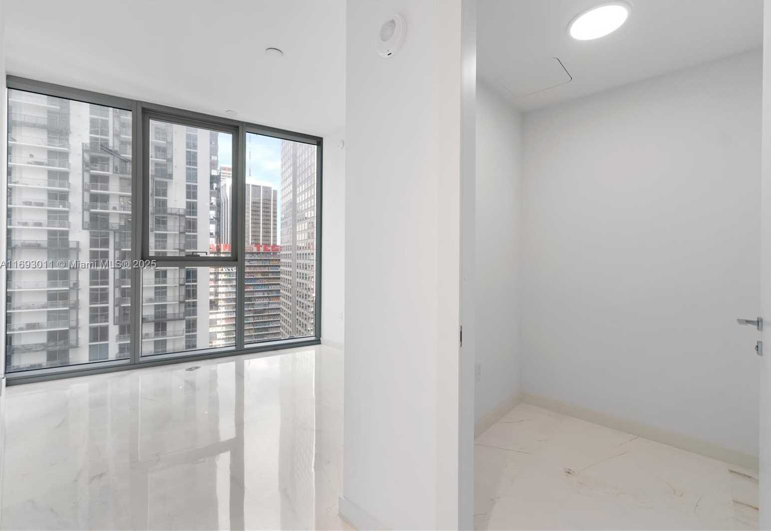 Small Image of 300 BISCAYNE BLVD WAY #2103, Miami Number 31
