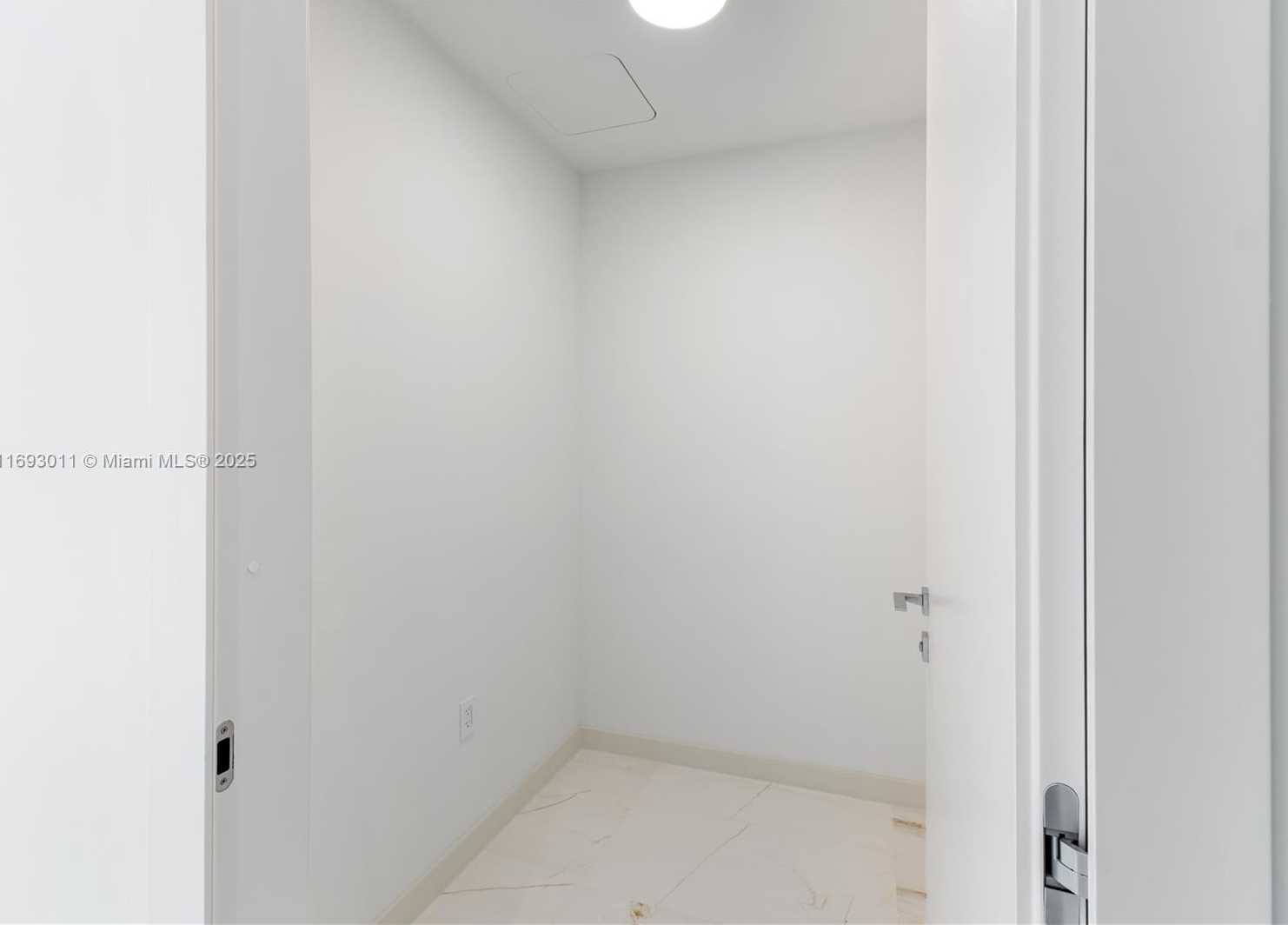 Small Image of 300 BISCAYNE BLVD WAY #2103, Miami Number 33