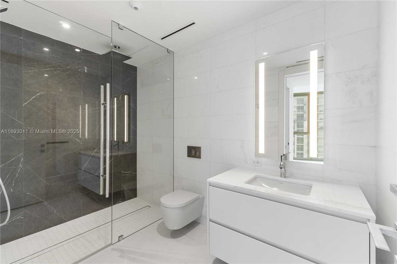 Small Image of 300 BISCAYNE BLVD WAY #2103, Miami Number 34