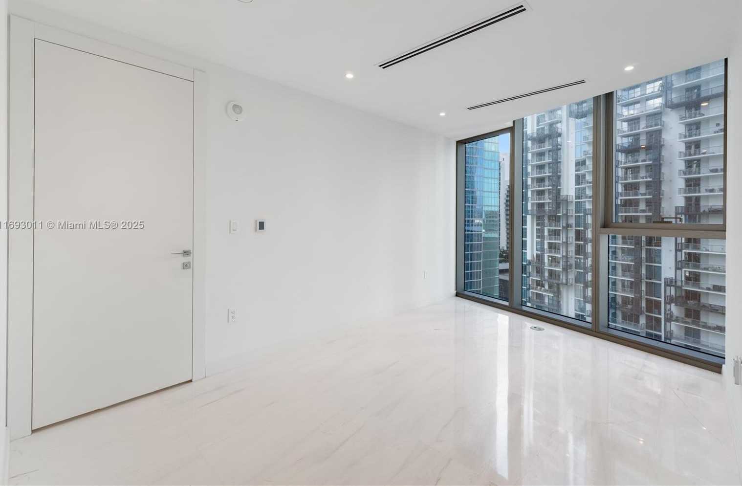 Small Image of 300 BISCAYNE BLVD WAY #2103, Miami Number 36