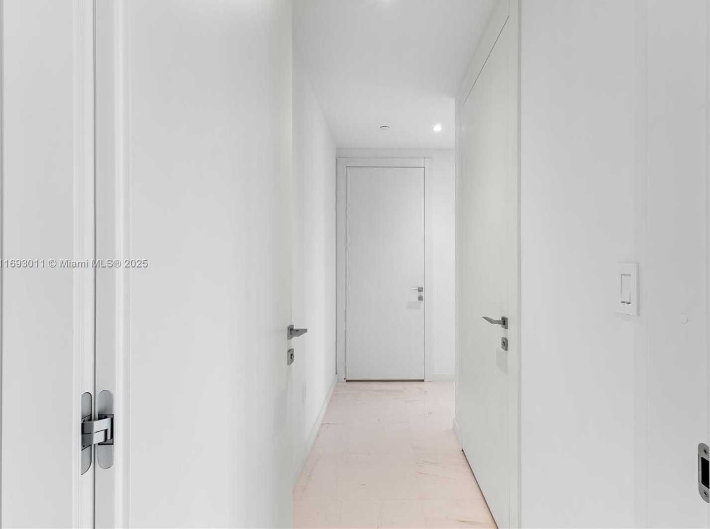 Small Image of 300 BISCAYNE BLVD WAY #2103, Miami Number 37