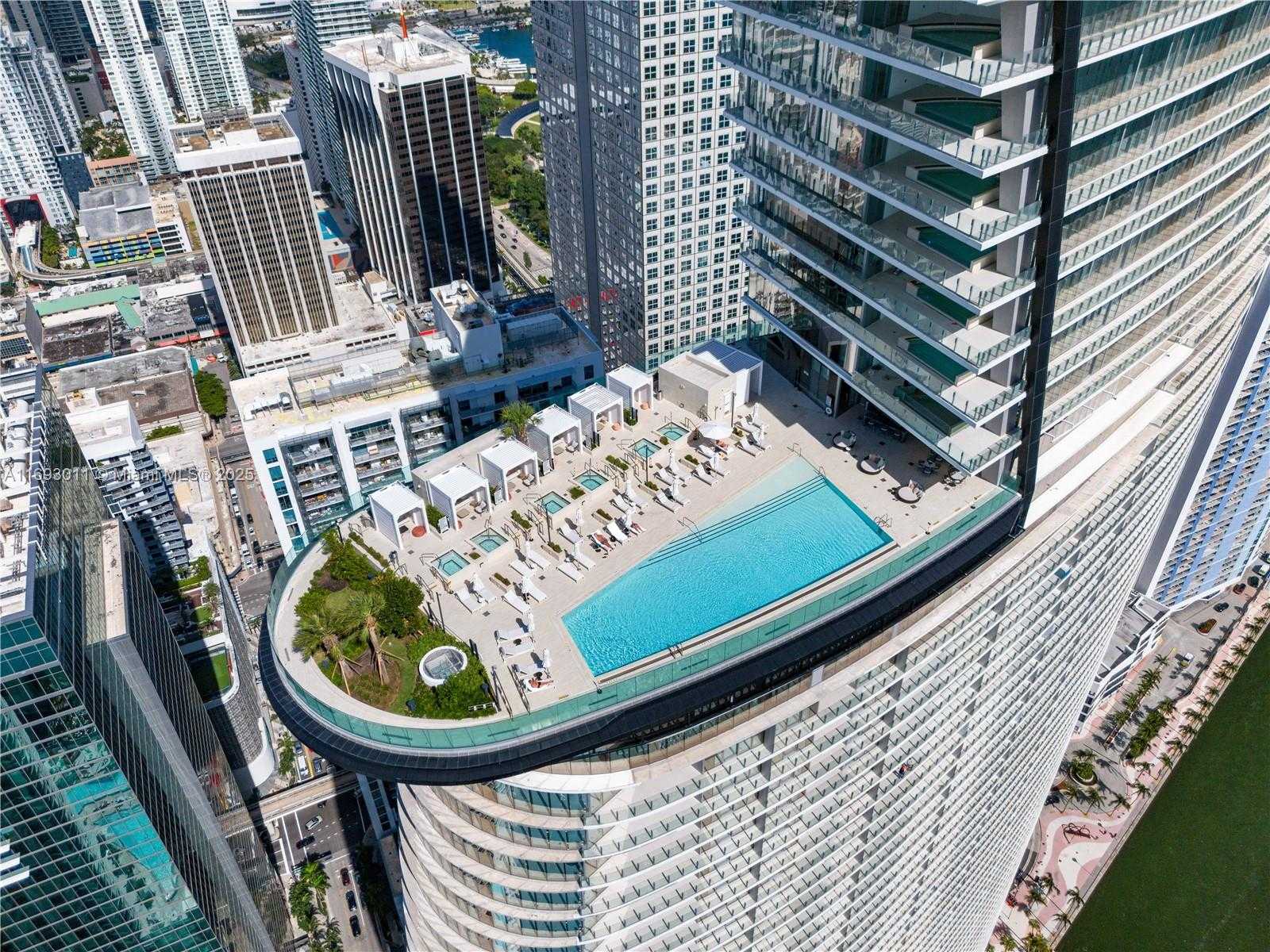 Small Image of 300 BISCAYNE BLVD WAY #2103, Miami Number 4