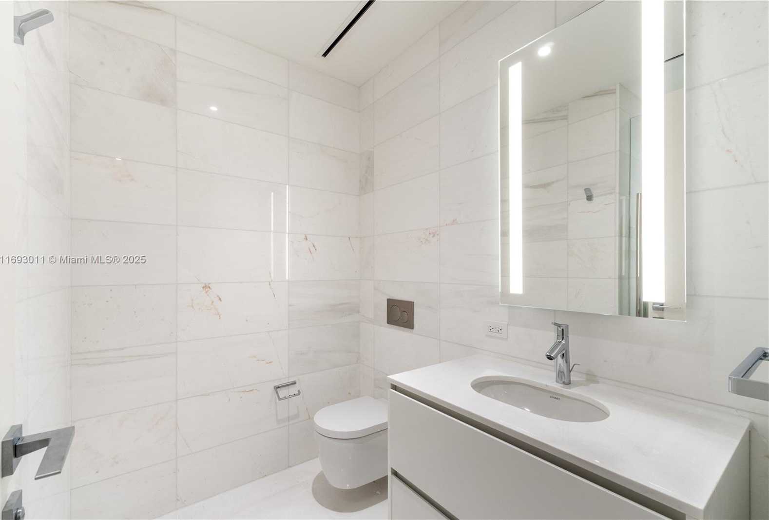Small Image of 300 BISCAYNE BLVD WAY #2103, Miami Number 43