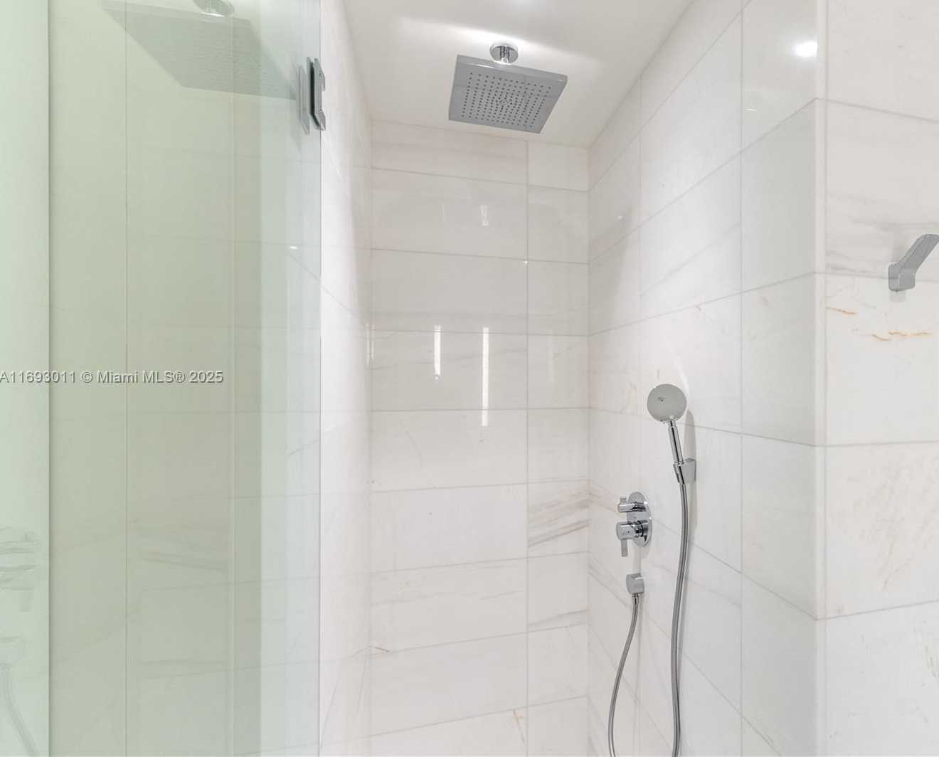 Small Image of 300 BISCAYNE BLVD WAY #2103, Miami Number 44