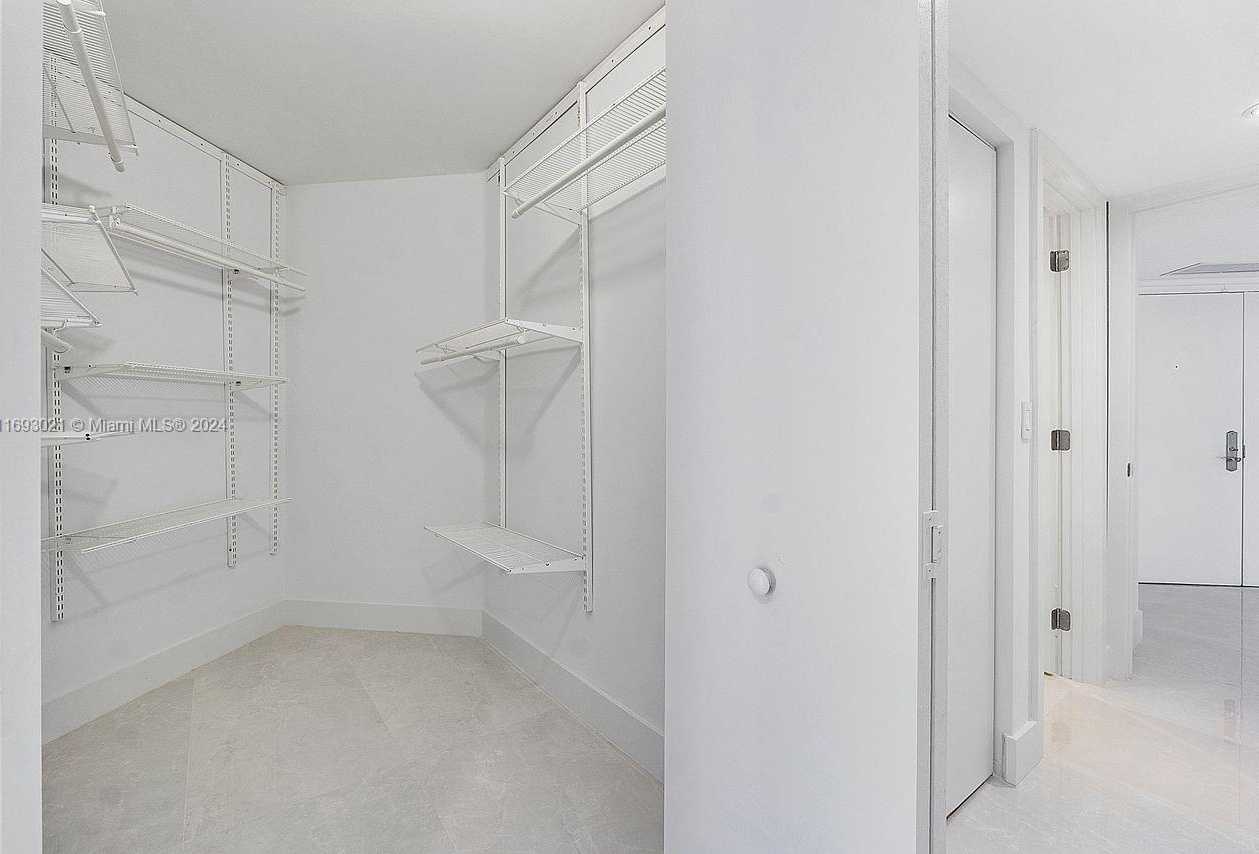 Small Image of 6301 COLLINS AVE #1508, Miami Beach Number 20