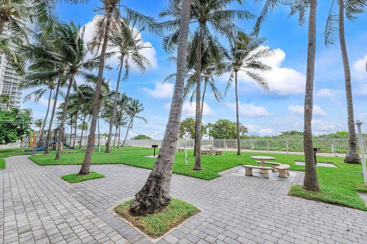 Small Image of 6301 COLLINS AVE #1508, Miami Beach Number 25