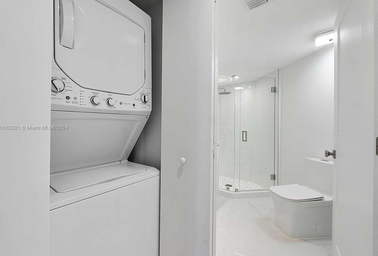 Small Image of 6301 COLLINS AVE #1508, Miami Beach Number 34