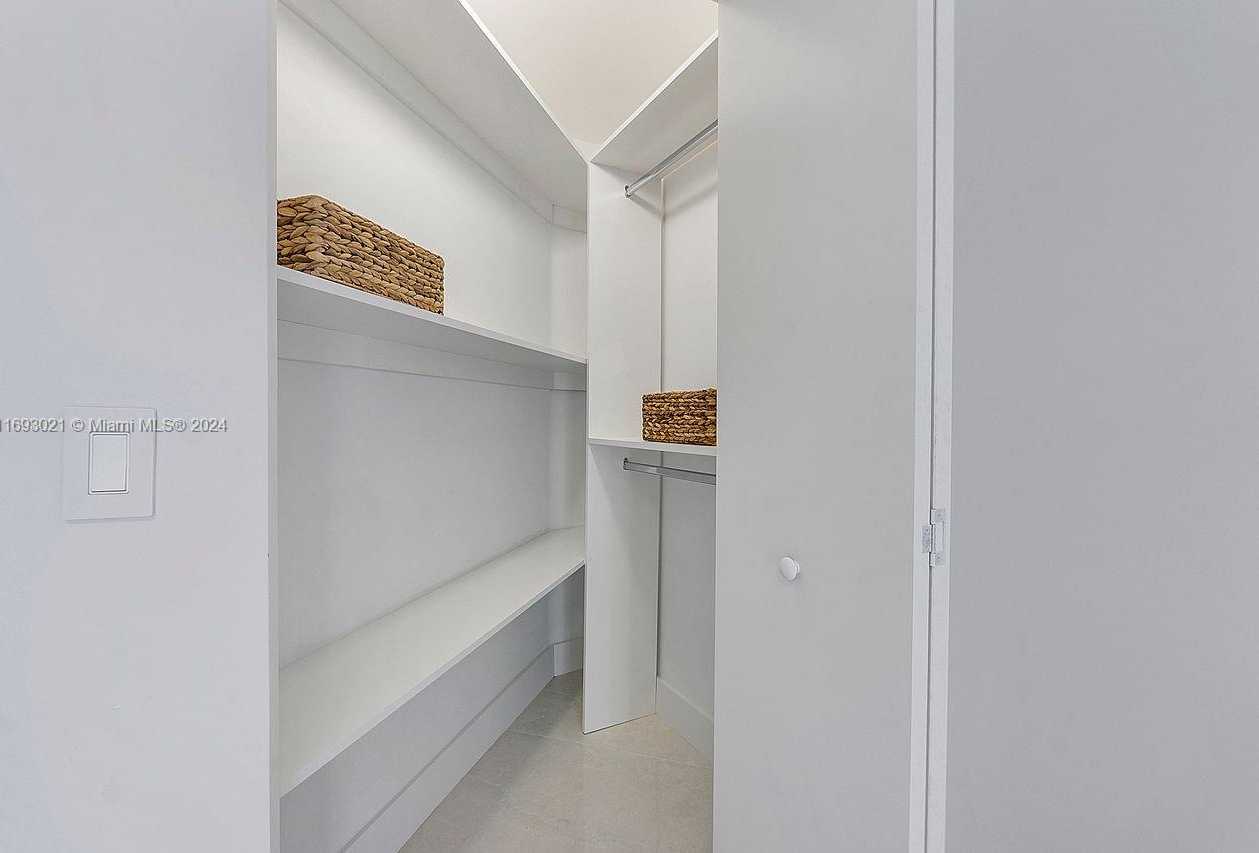 Small Image of 6301 COLLINS AVE #1508, Miami Beach Number 40