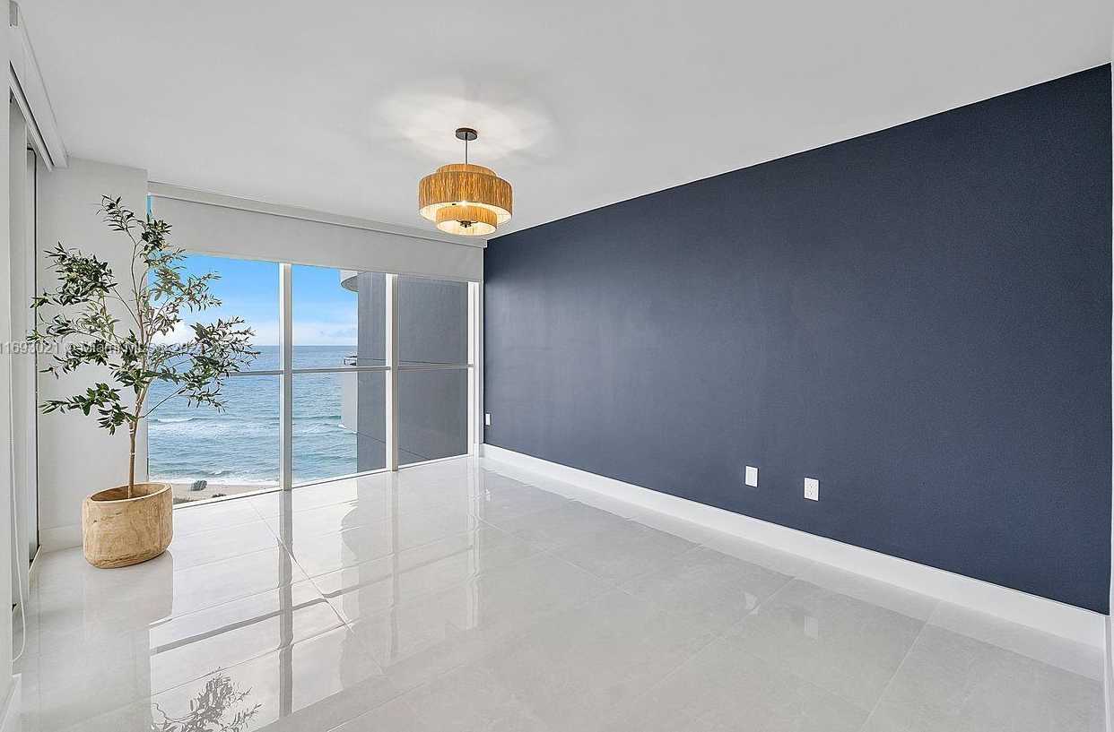 Small Image of 6301 COLLINS AVE #1508, Miami Beach Number 5
