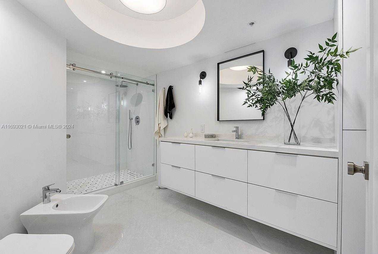 Small Image of 6301 COLLINS AVE #1508, Miami Beach Number 50
