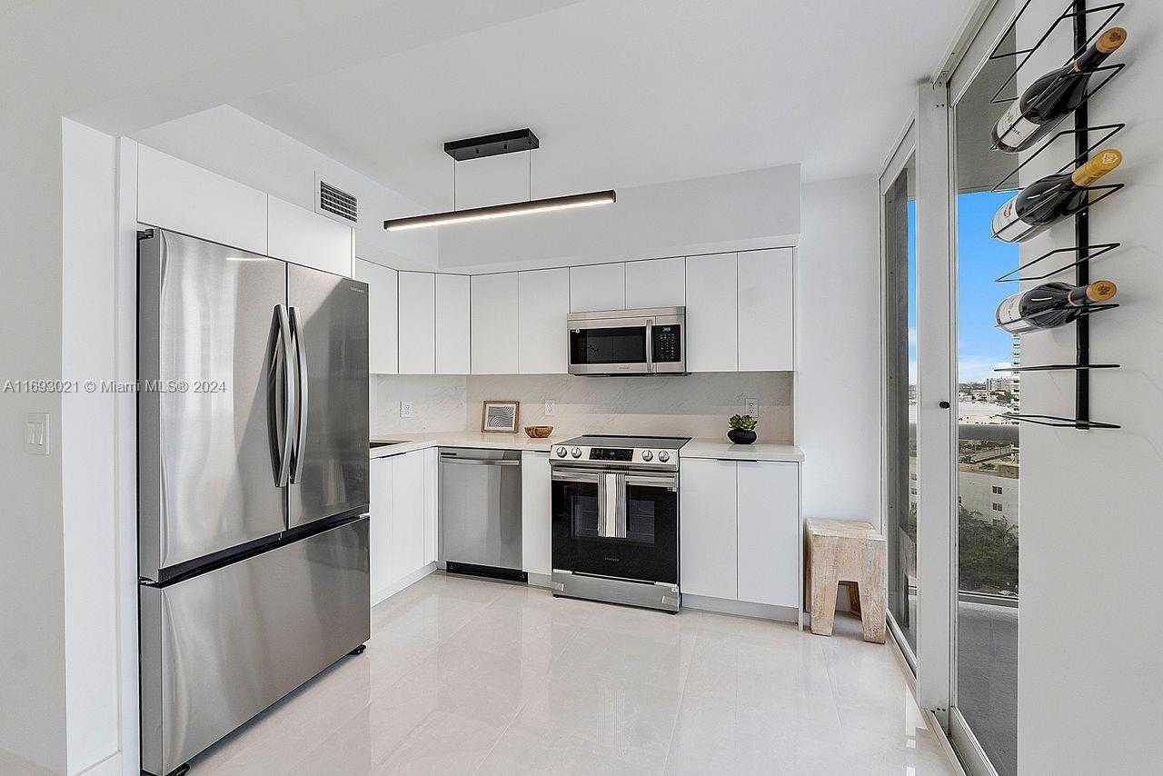 Small Image of 6301 COLLINS AVE #1508, Miami Beach Number 57