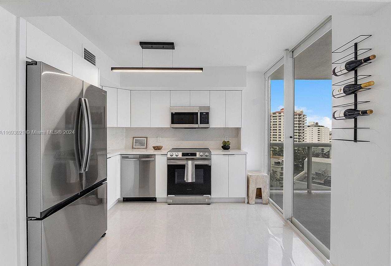 Small Image of 6301 COLLINS AVE #1508, Miami Beach Number 8