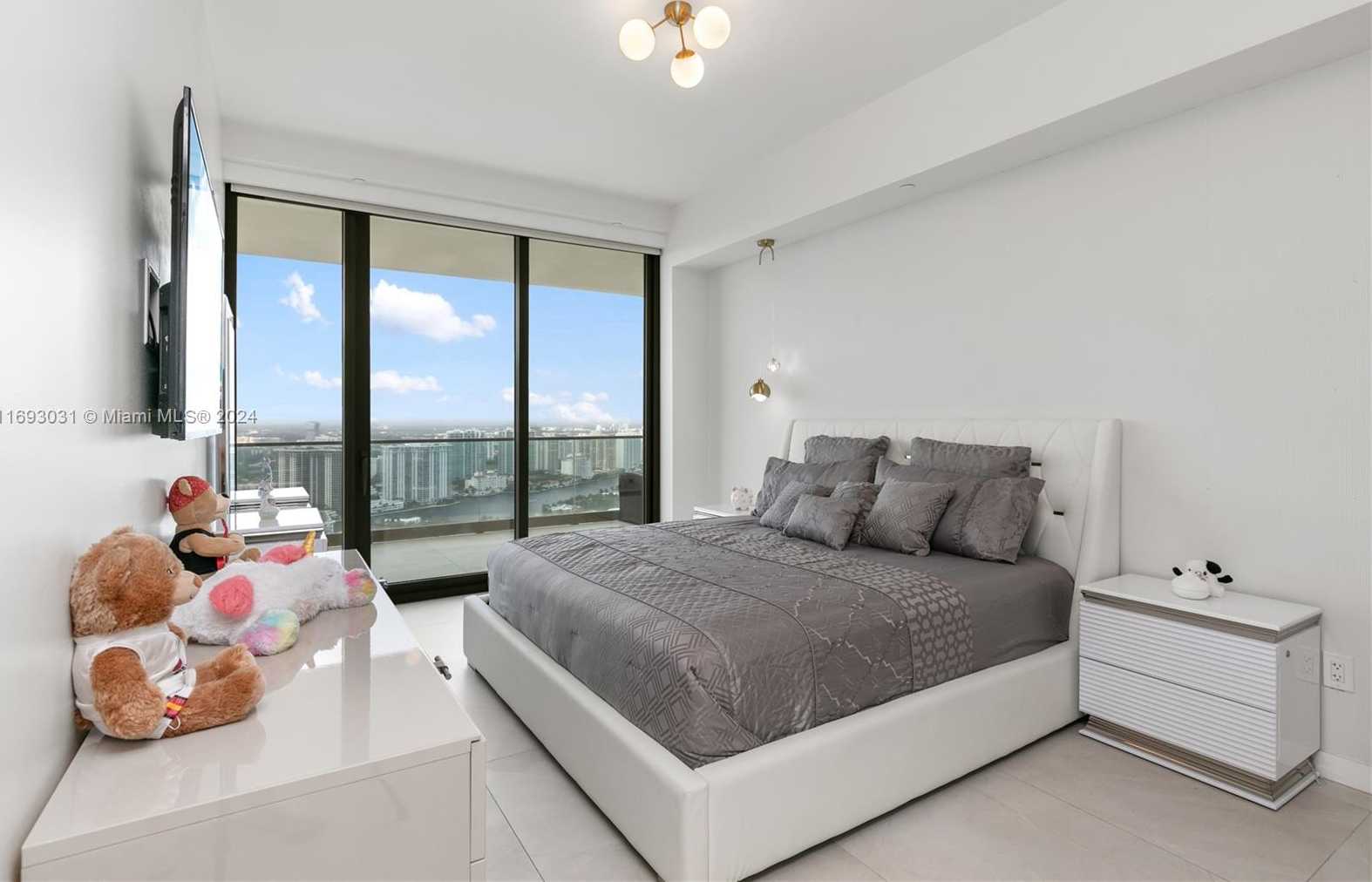 Small Image of 18975 COLLINS AVE #3402, Sunny Isles Beach Number 34
