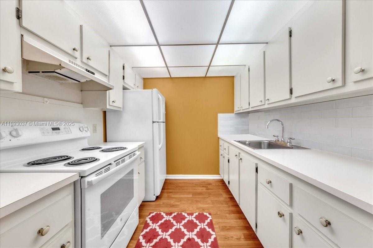 Small Image of 13500 SOUTH WEST 1ST ST #307U, Pembroke Pines Number 11