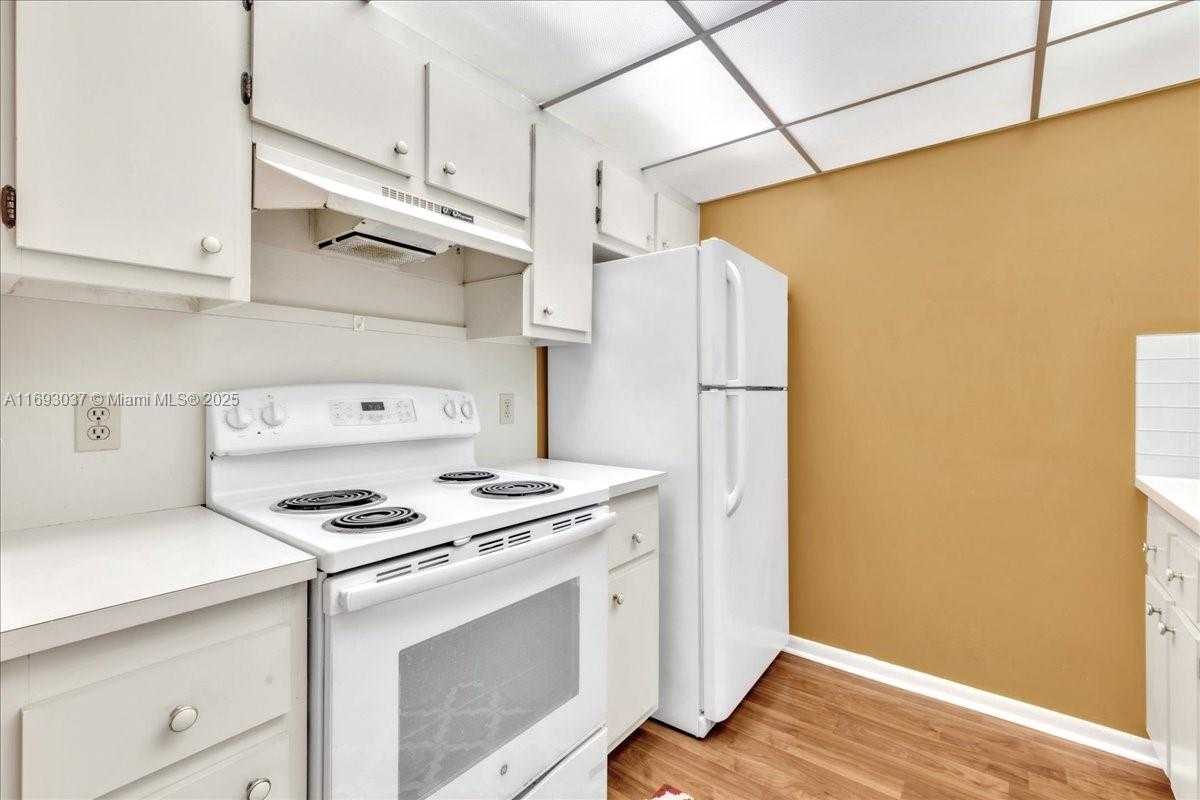 Small Image of 13500 SOUTH WEST 1ST ST #307U, Pembroke Pines Number 12