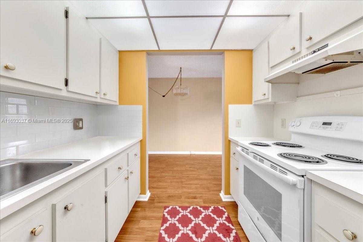 Small Image of 13500 SOUTH WEST 1ST ST #307U, Pembroke Pines Number 14