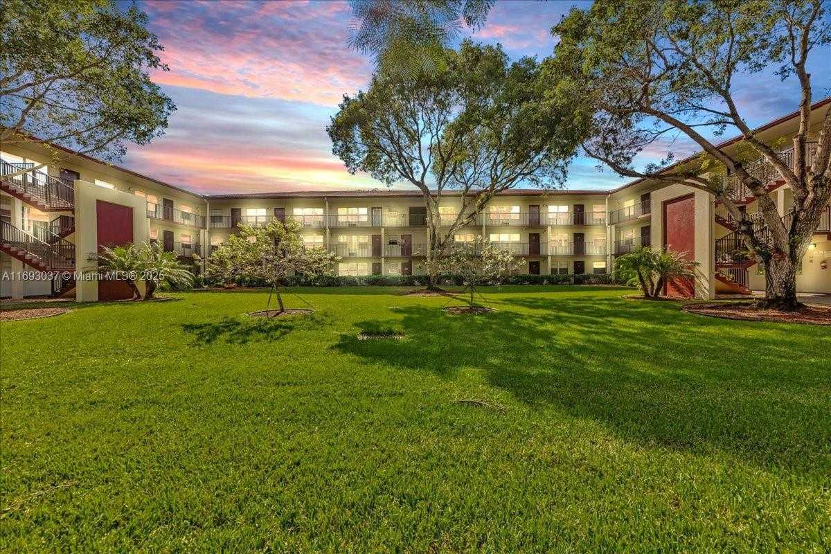 Small Image of 13500 SOUTH WEST 1ST ST #307U, Pembroke Pines Number 2