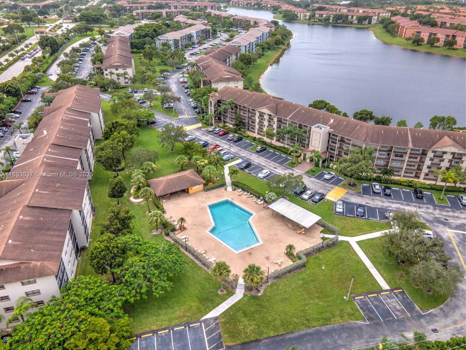 Small Image of 13500 SOUTH WEST 1ST ST #307U, Pembroke Pines Number 42