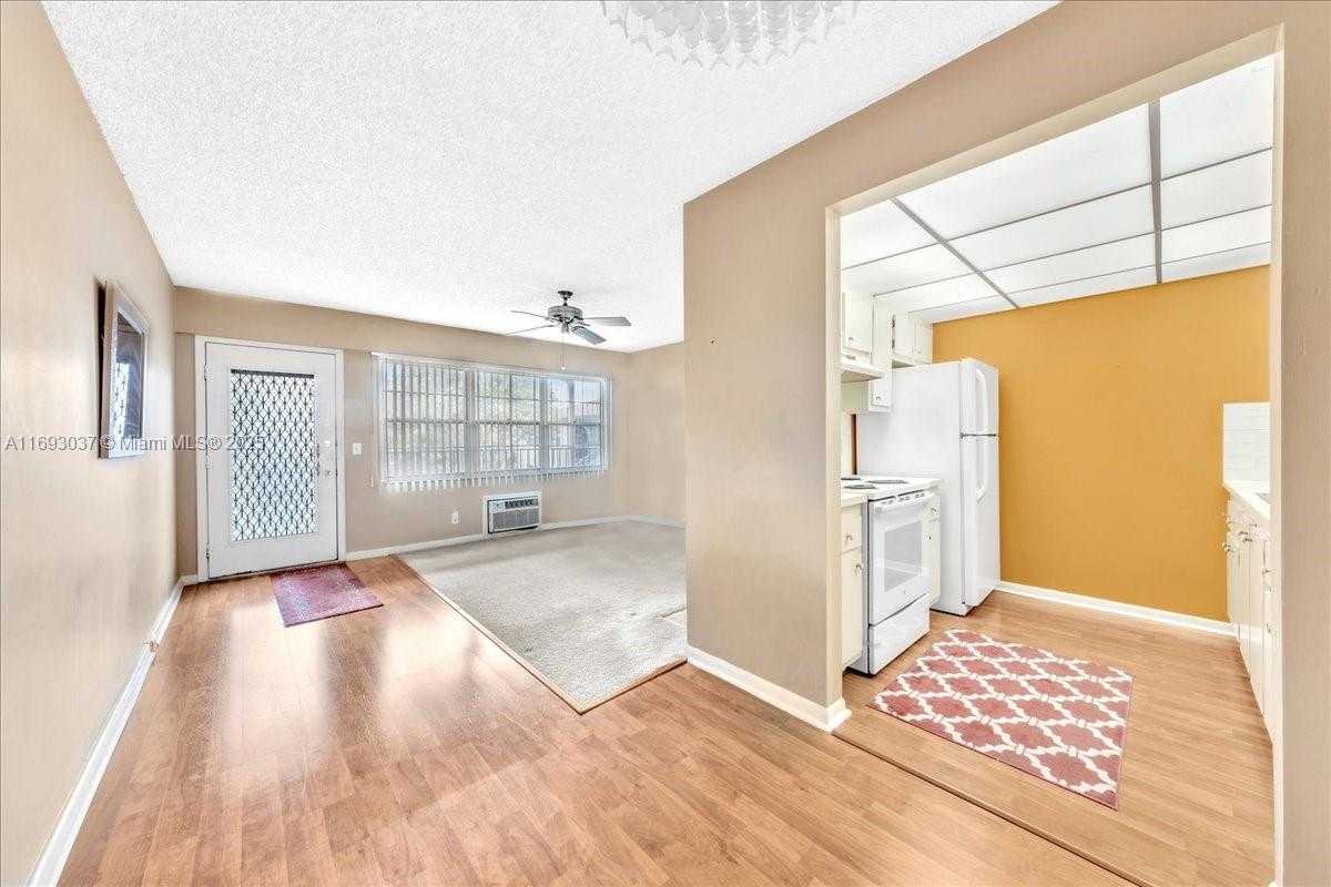 Small Image of 13500 SOUTH WEST 1ST ST #307U, Pembroke Pines Number 9