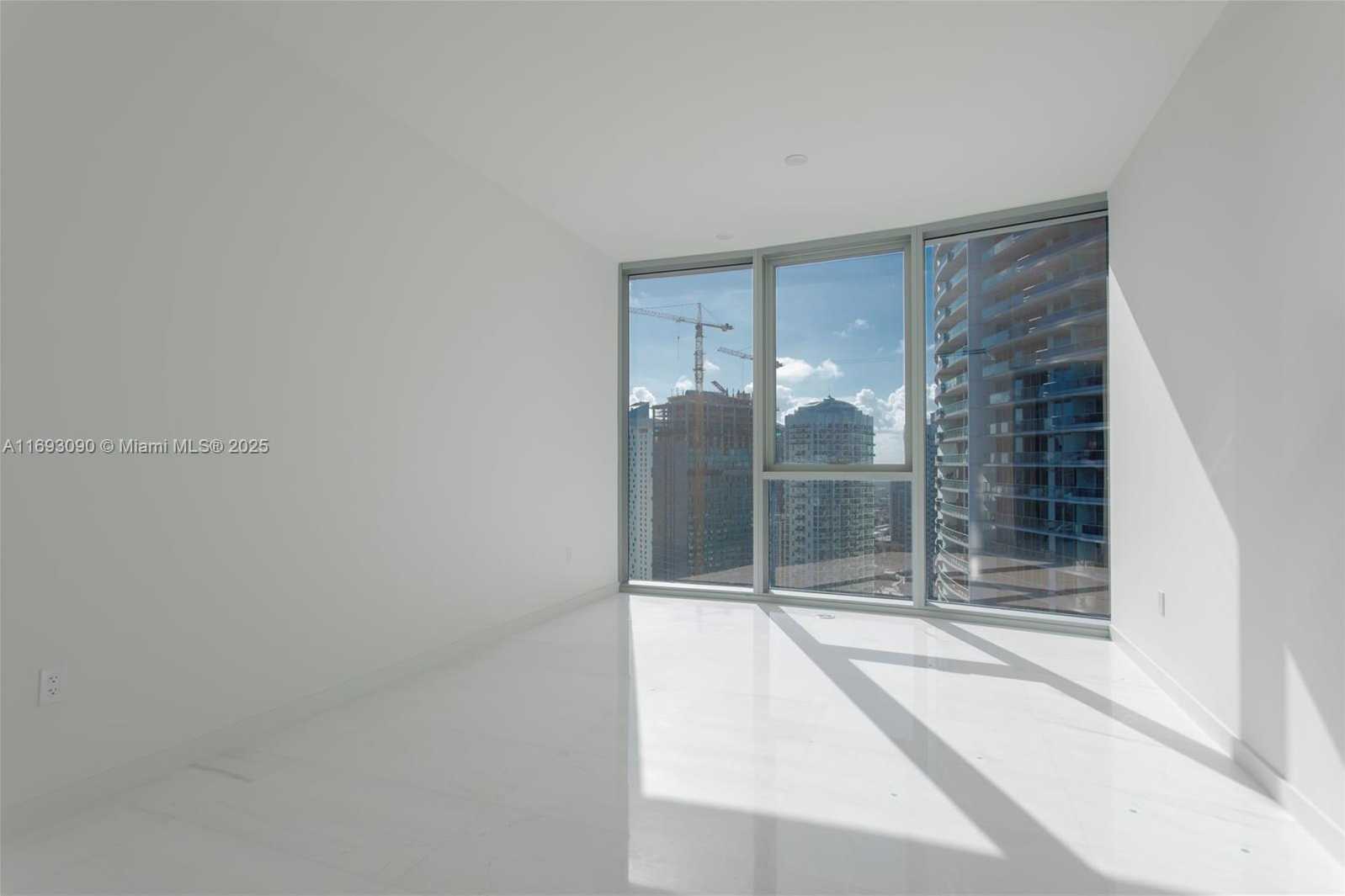 Small Image of 300 BISCAYNE BLVD WAY #3307, Miami Number 18