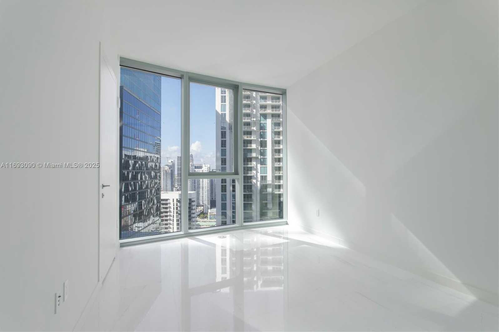 Small Image of 300 BISCAYNE BLVD WAY #3307, Miami Number 22