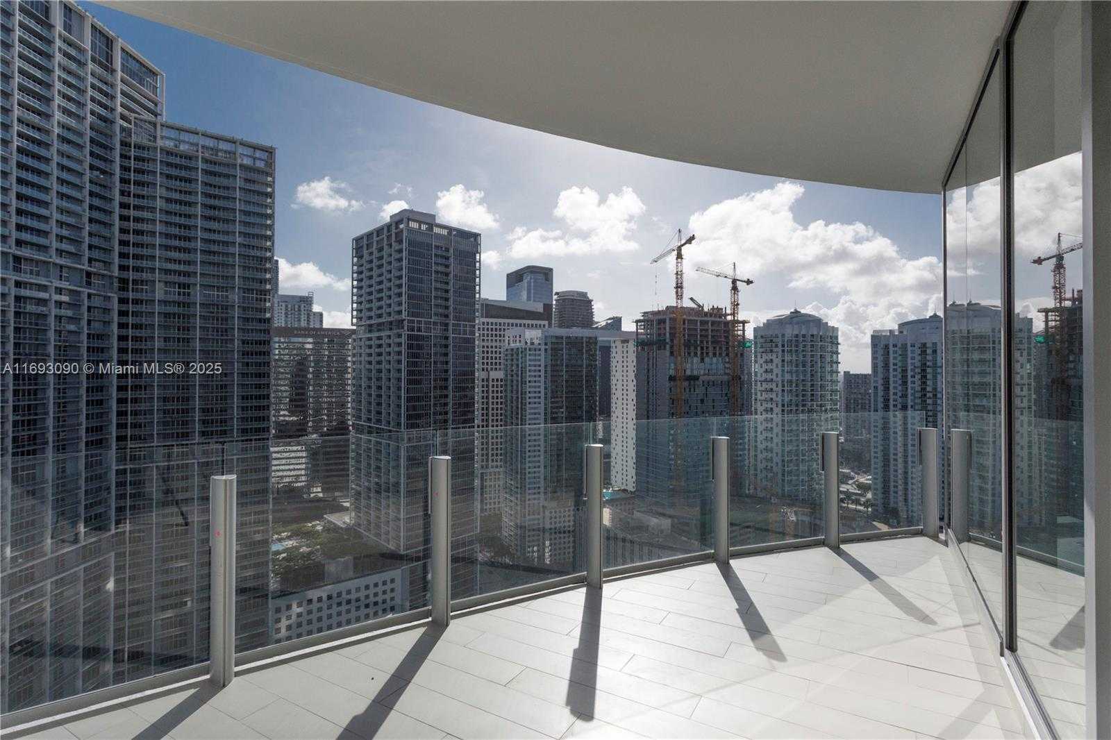 Small Image of 300 BISCAYNE BLVD WAY #3307, Miami Number 32