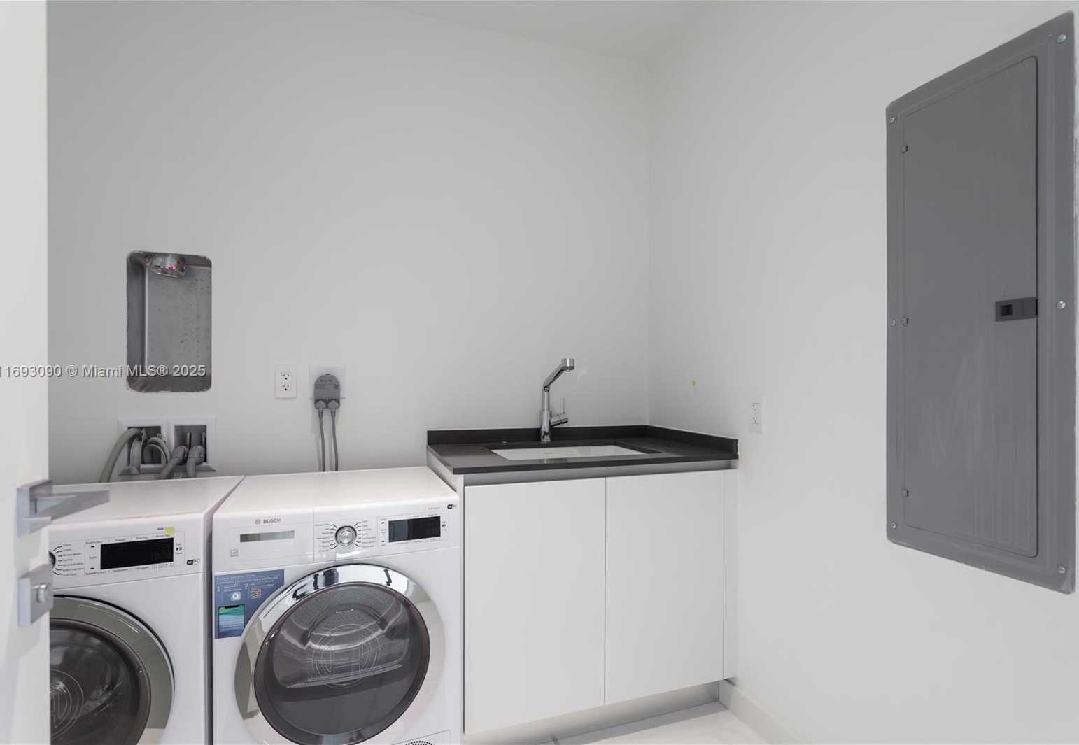 Small Image of 300 BISCAYNE BLVD WAY #3307, Miami Number 34