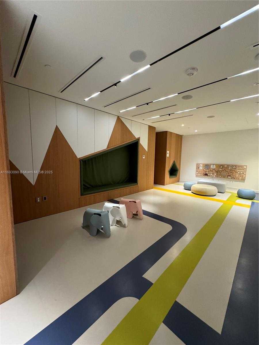 Small Image of 300 BISCAYNE BLVD WAY #3307, Miami Number 48