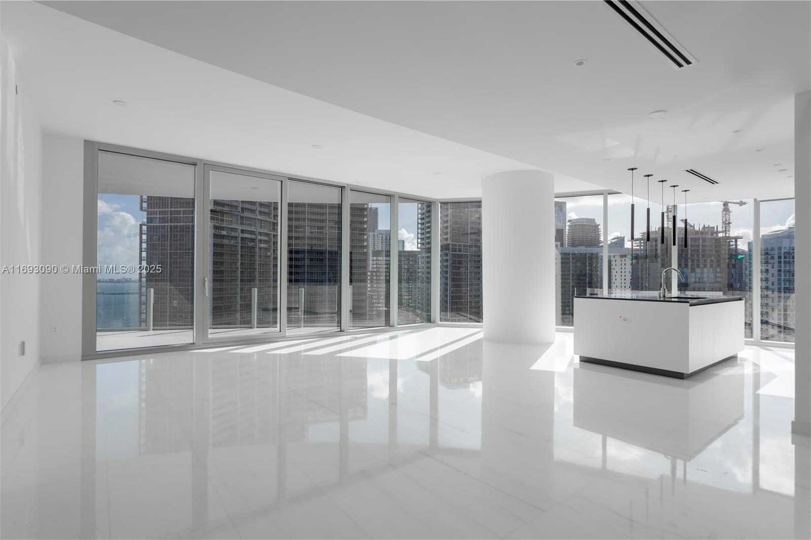 Small Image of 300 BISCAYNE BLVD WAY #3307, Miami Number 5