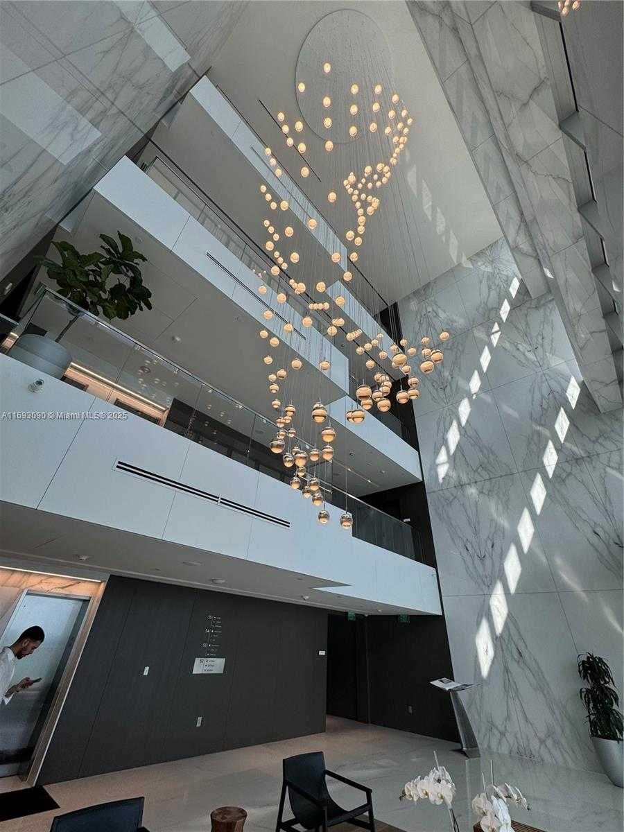 Small Image of 300 BISCAYNE BLVD WAY #3307, Miami Number 52