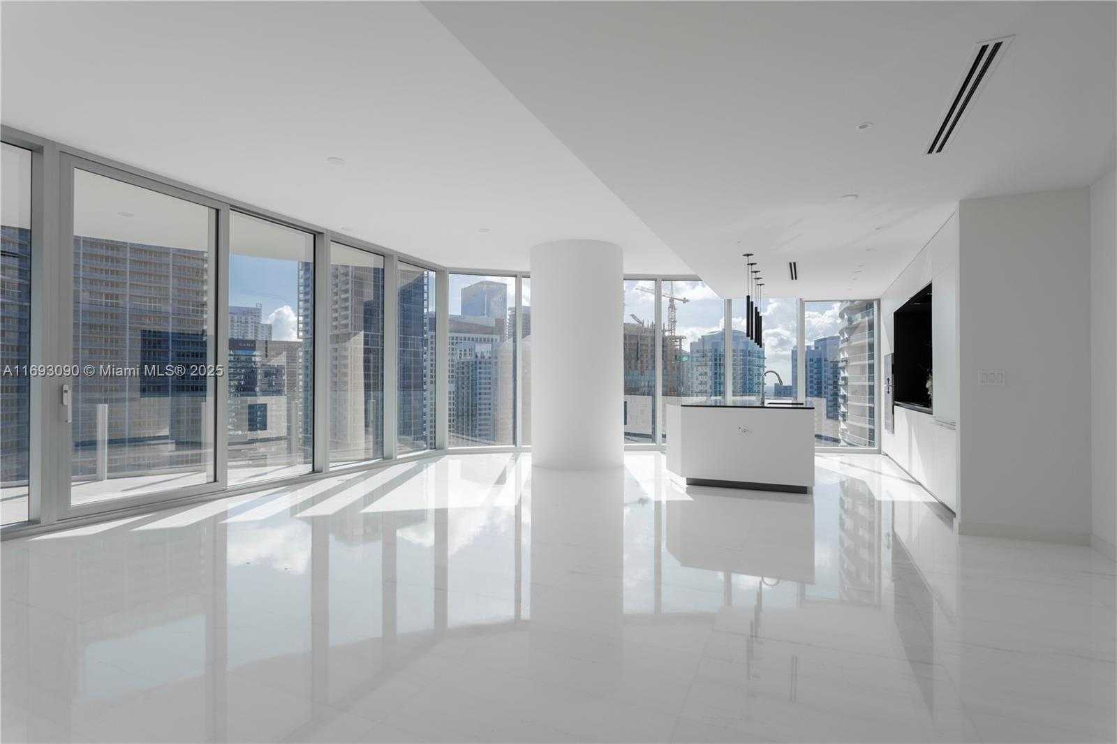 Small Image of 300 BISCAYNE BLVD WAY #3307, Miami Number 6