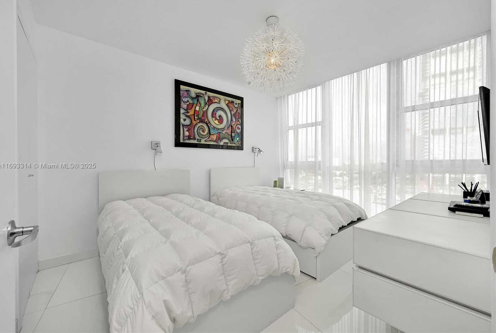 Small Image of 18201 COLLINS AVE #1002, Sunny Isles Beach Number 5