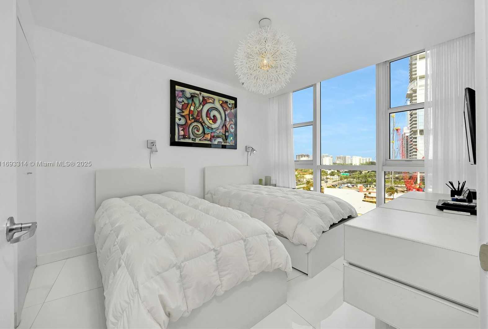 Small Image of 18201 COLLINS AVE #1002, Sunny Isles Beach Number 6