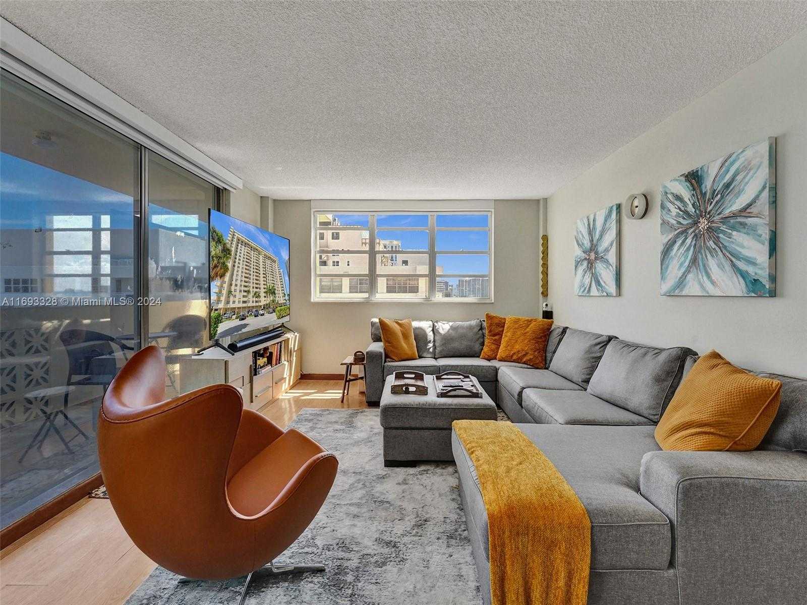 Small Image of 1833 SOUTH OCEAN DR #1702, Hallandale Beach Number 11