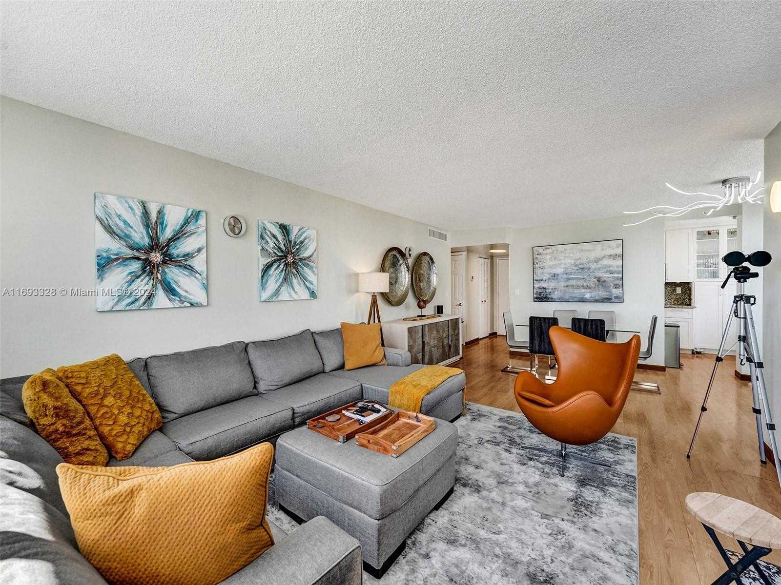 Small Image of 1833 SOUTH OCEAN DR #1702, Hallandale Beach Number 14