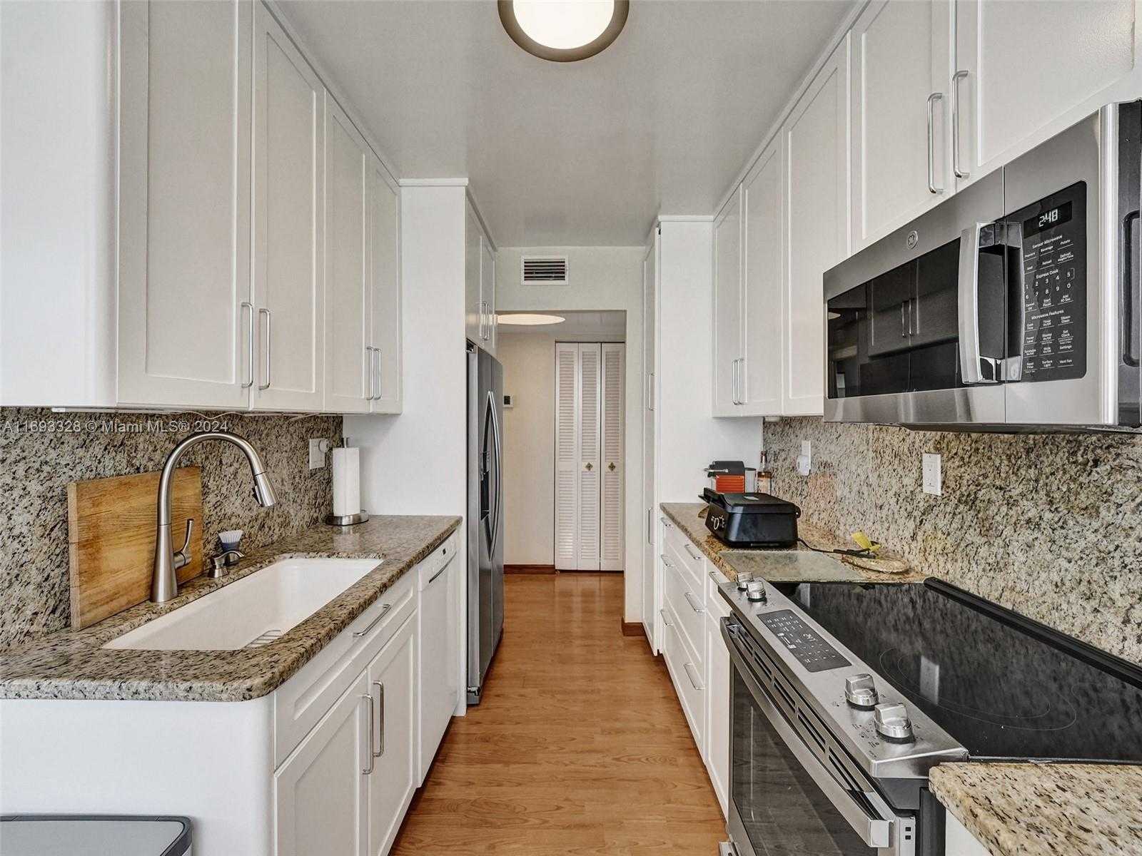 Small Image of 1833 SOUTH OCEAN DR #1702, Hallandale Beach Number 22
